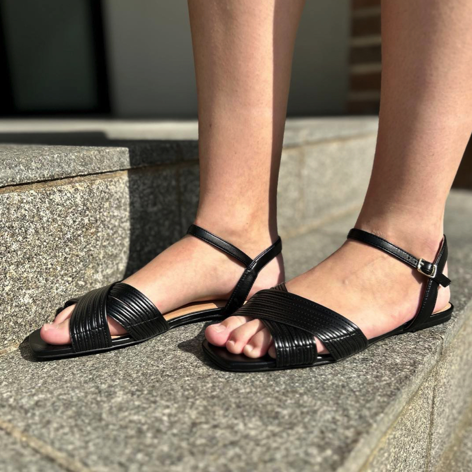 Bianco sandal dame | sort kryds rem| Unic Shoes 》
