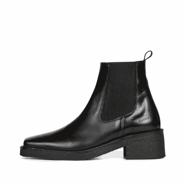 Angulus støvle i sort til dame. Flot skindstøvle med naturgummi såler og blød kvalitet. Model: 7744-201-8499
