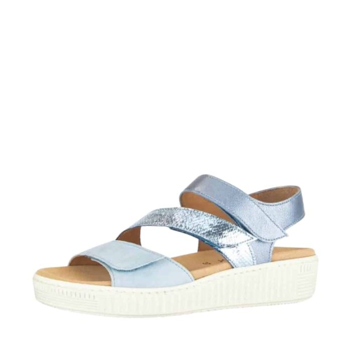 Gabor sandal i lysblå til dame. Blød sandal med velcro og udtagelige såler. 43-600-66