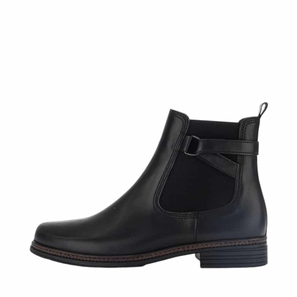 Gabor støvle til dame i sort skind med lynlås og elastik samt let foring