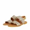 Angulus damesandal i guld glimmer, lavet af skind med rågummisål og firkantet snude