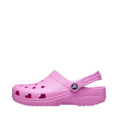 Crocs sandal til dame i pink med rem bagpå og de ikoniske Crocs huller