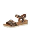 Tamaris sandal til dame i leopard med to velcroremme og kilehæl på 4,5 cm