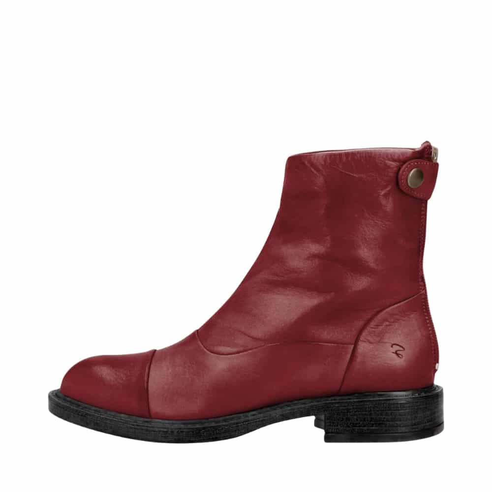 Shoedesign Copenhagen Dahlia støvle til dame i bordeaux skind med lynlås bagpå og inderside af skind.