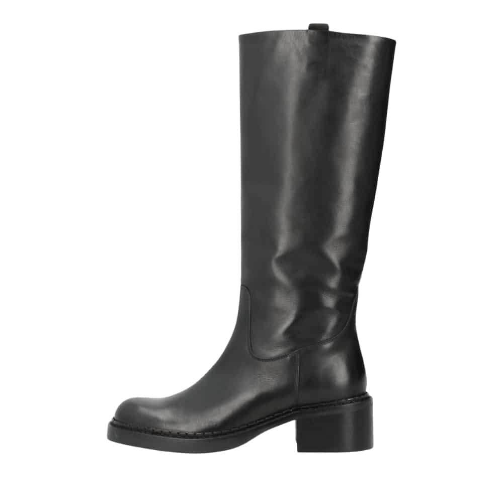 Phenumb Copenhagen Exposed lang støvle til dame i sort kernelæder med blokhæl på 5 cm.