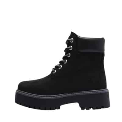 Timberland Stone Street støvle til dame i sort, fremstillet af vandtæt læder med snørebånd og udtagelig sål samt plateausål på 5 cm.